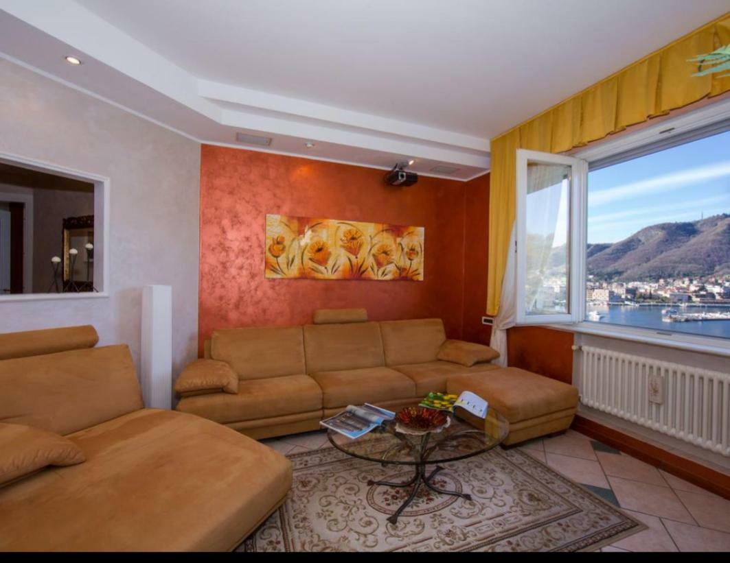 Lo Specchio Sul Lago - The House Of Travelers Apartment Como Exterior photo