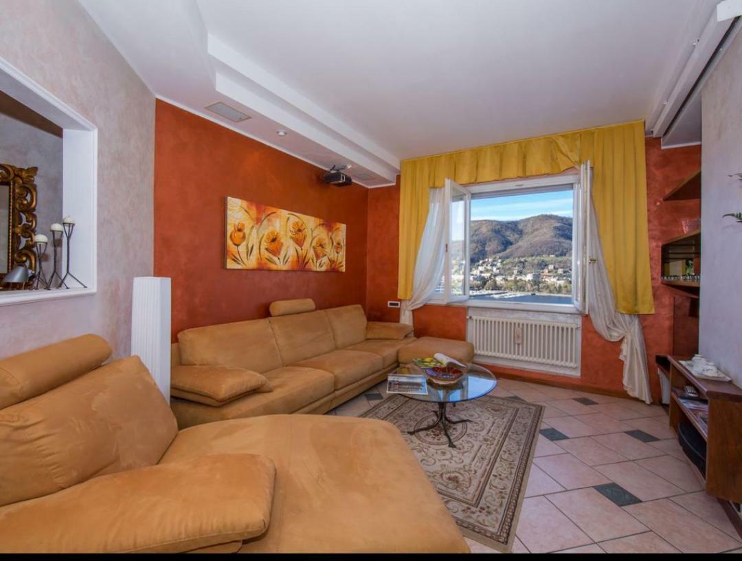 Lo Specchio Sul Lago - The House Of Travelers Apartment Como Exterior photo