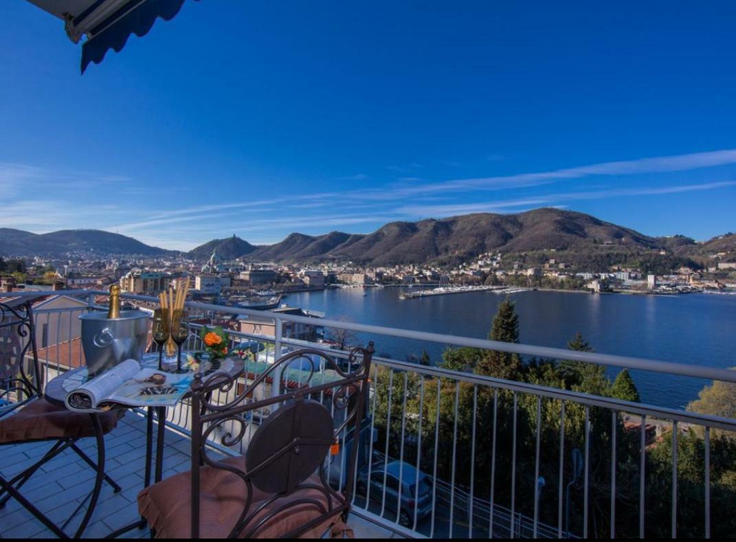 Lo Specchio Sul Lago - The House Of Travelers Apartment Como Exterior photo